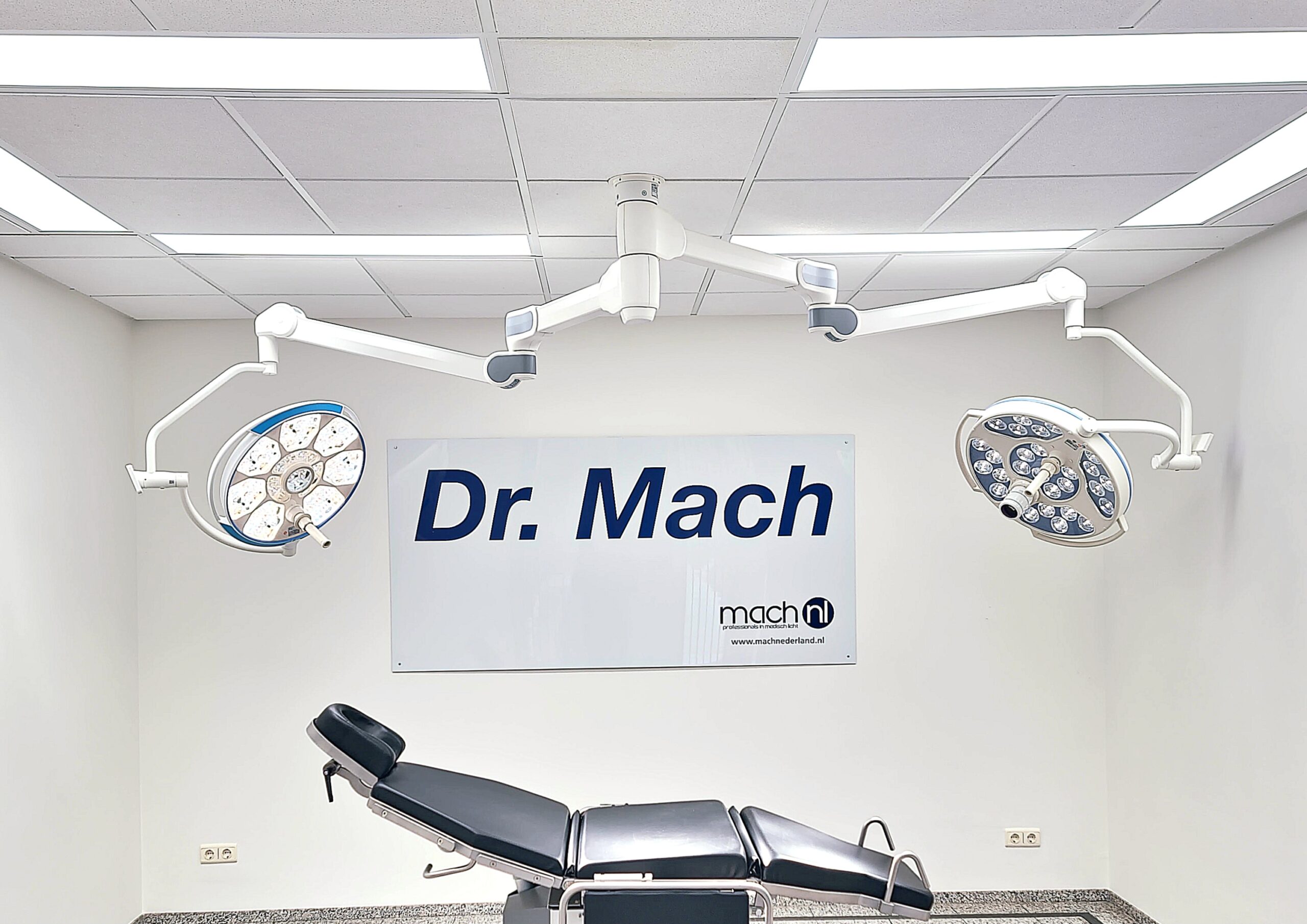 Ontdek de perfecte LED-oplossing voor laboratoria, zorginstellingen, dierenartsen en andere medische omgevingen.